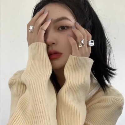 妮可·拜耳：大码怪美人